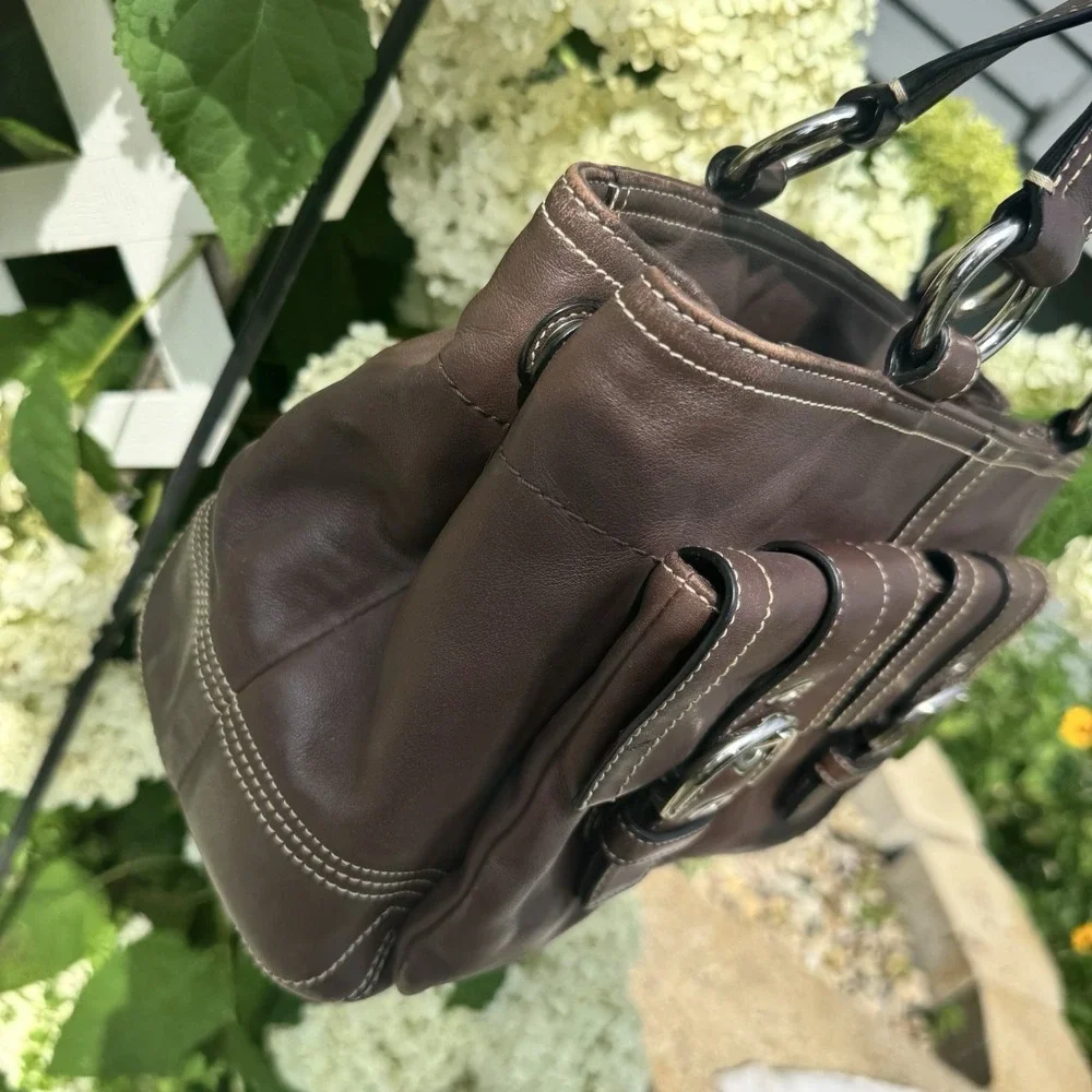 COACH SOHO Tote Chocolate Brown Buckle, Snap, Zip Shoulder Bag Purse EUC